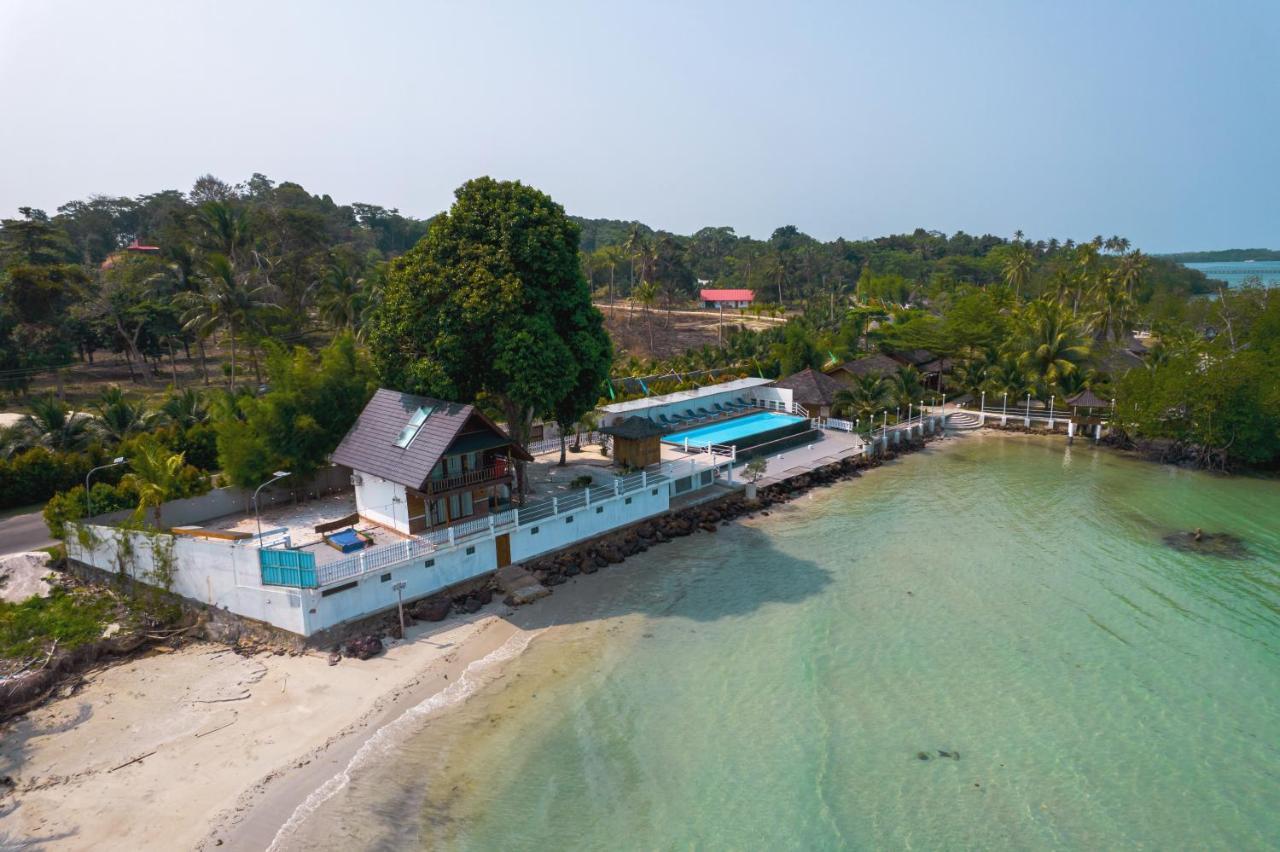 Bintan Exotica Resort By Waringin Hospitality Berakit Exterior photo